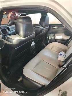 کرایسلەر 300